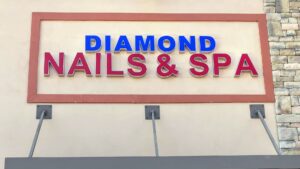 Nail salon Diamond Nails near me