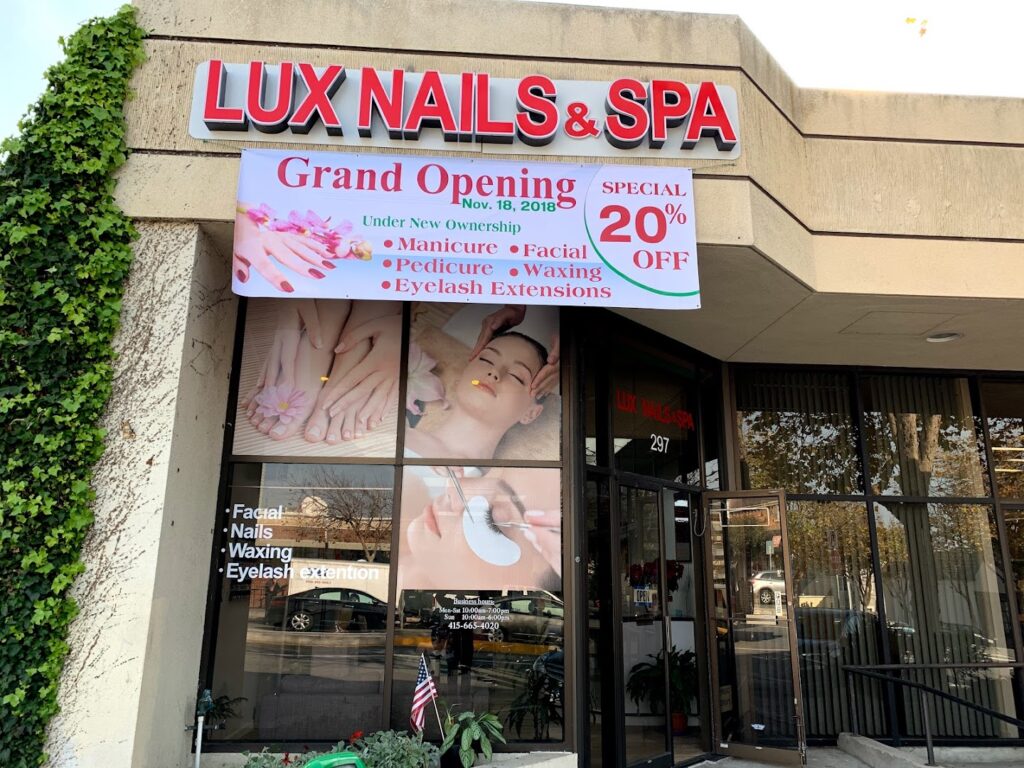 Nail salon Lux Nails and Spa near me