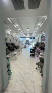 Nail salon Vibe Nail Spa near me